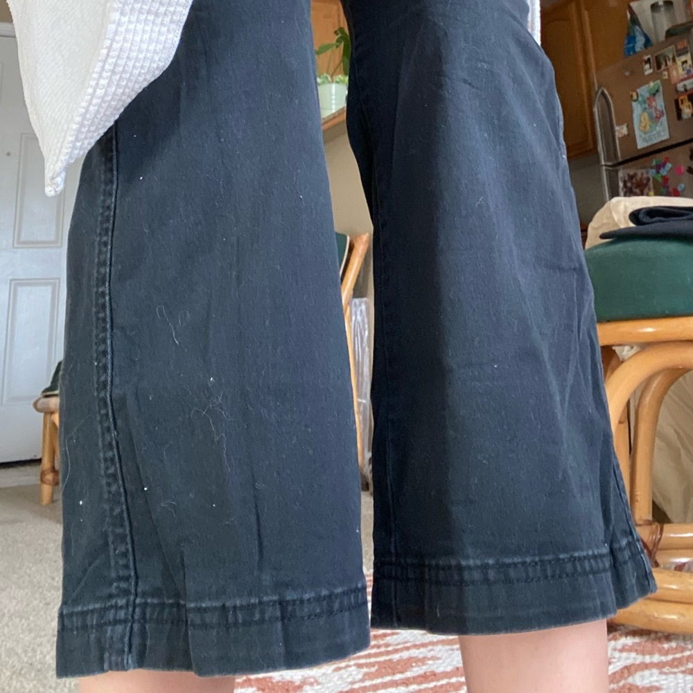 Black Cargo Capri - image 6